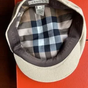 Burberry  Beige Flat cap  Hat
Excellent condition!! Hat Burberry Beige size L International in Cotton - 47109922 main image 3
